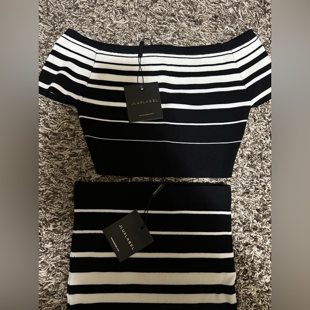 2-piece JLuxe Label black and white. Fitted.